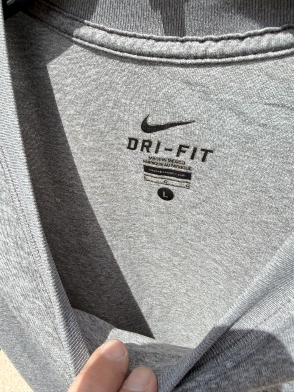 Nike Dri-Fit Men's Heather Gray Short-Sleeve Performance Tee - Picture 4 of 4